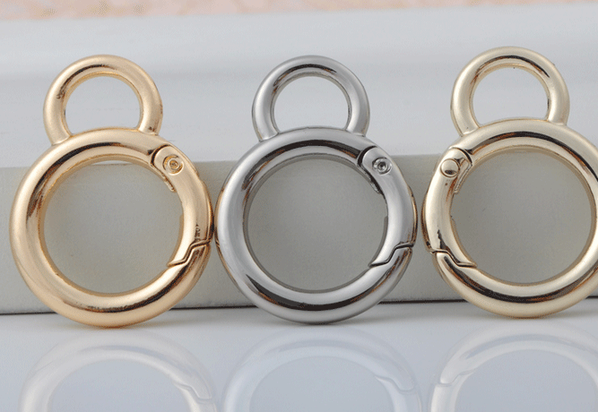 夏季新上市的一款金屬鑰匙扣