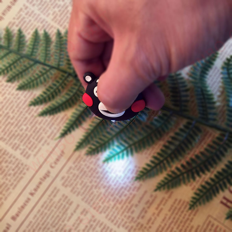 LED燈熊本熊鑰匙扣細(xì)節(jié)